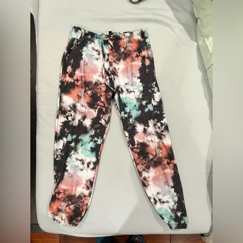 Onzie Sweatshirt And Pant Set Gently Used - image 4